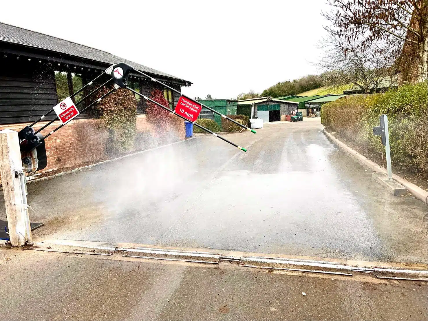 BioSecurity at Pig and Poultry Farms